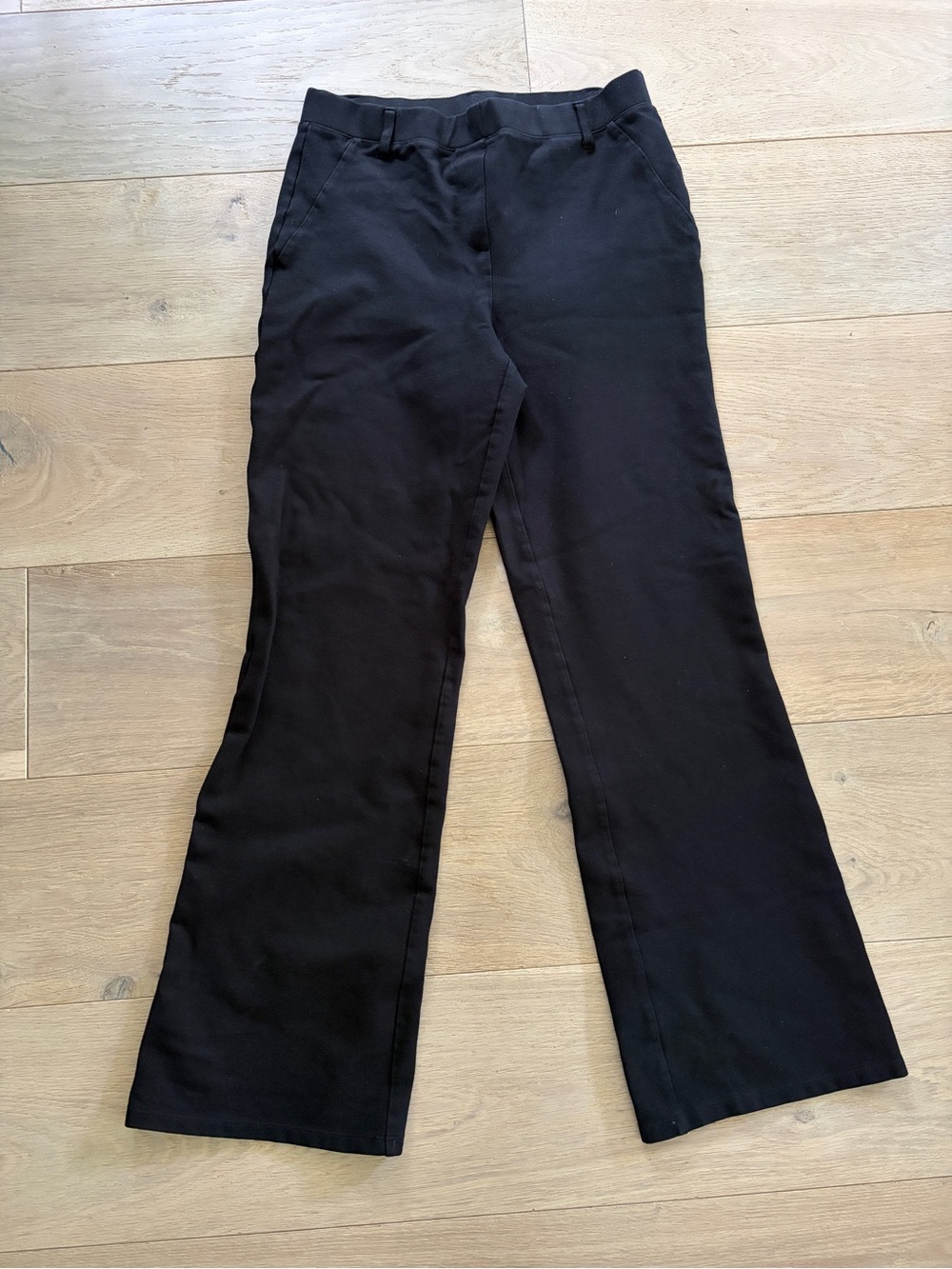 Quince ultra stretch ponte bootcut medium
black petite pants - medium petite